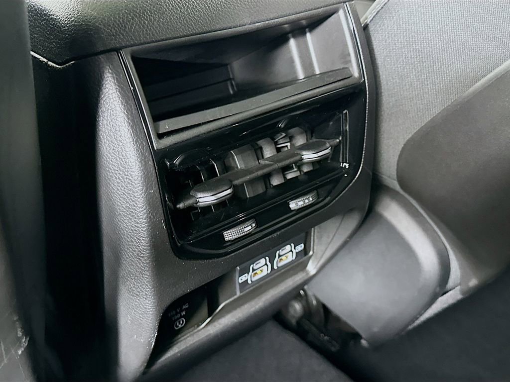 Used 2023 Jeep Grand Cherokee Laredo w/ Luxury Tech Group I image 37