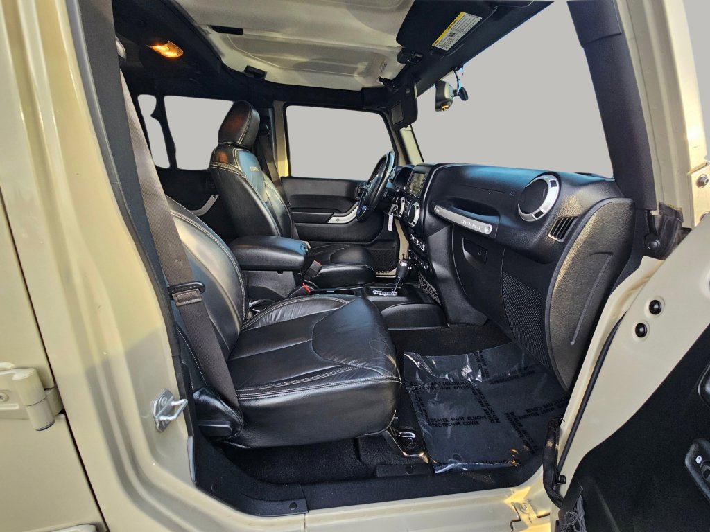 Used 2017 Jeep Wrangler Unlimited Sahara w/ Max Tow Package image 25