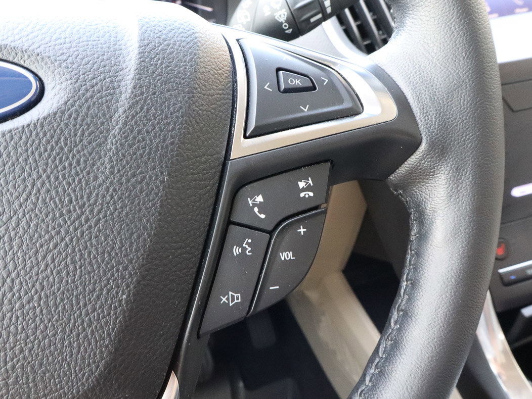 Used 2020 Ford Edge Titanium AWD/4WD image 27