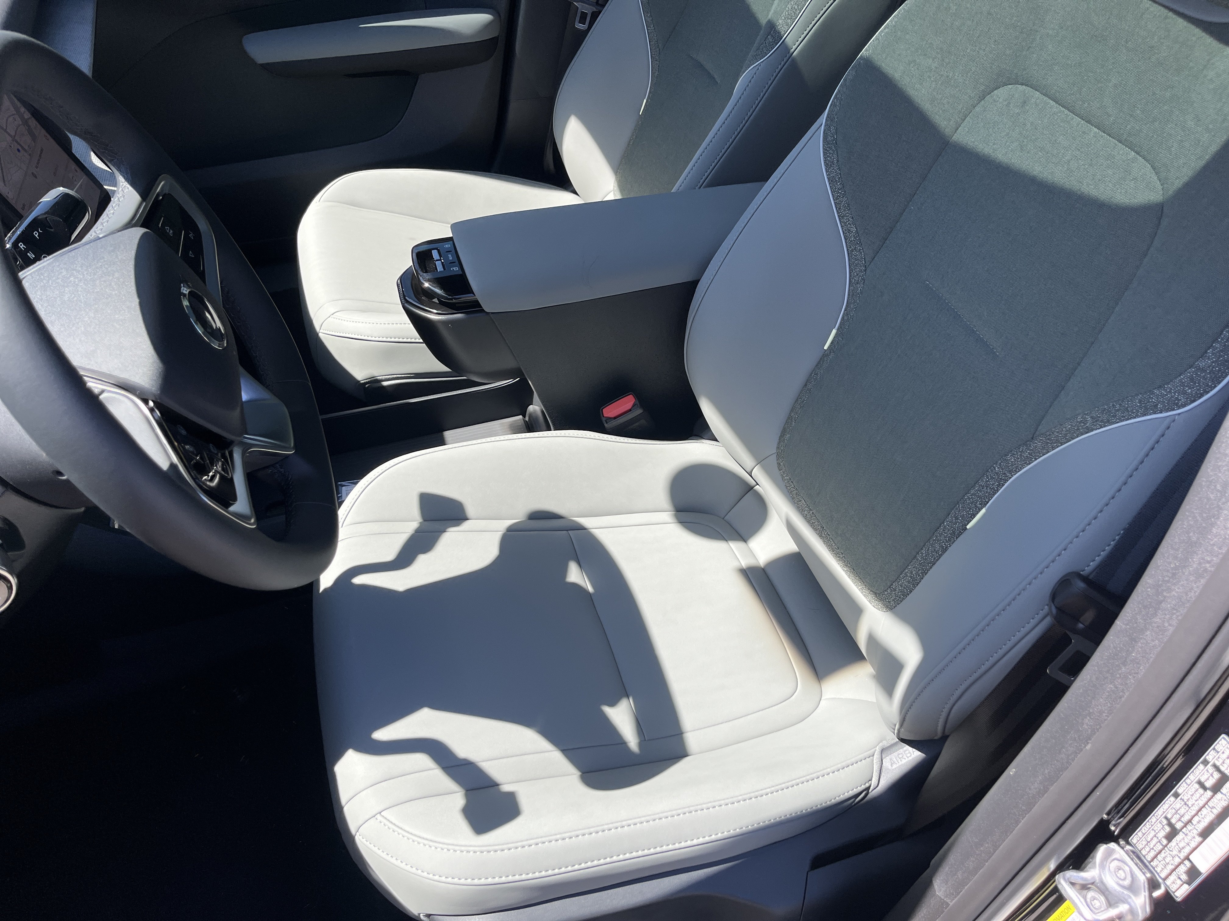 New 2026 Volvo EX30 Plus w/ Protection Package Premier AWD/4WD image 17