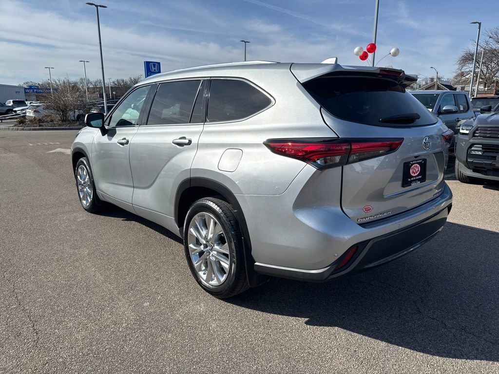 Used 2021 Toyota Highlander Limited AWD/4WD image 5