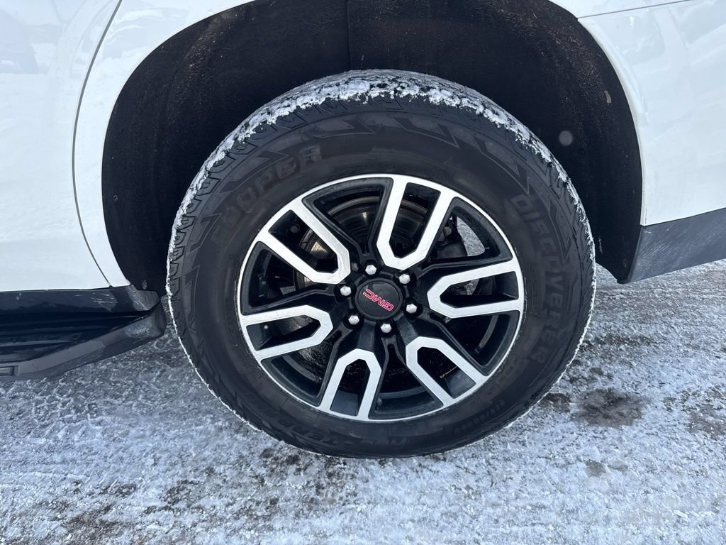 Used 2024 GMC Yukon AT4 AWD/4WD image 18