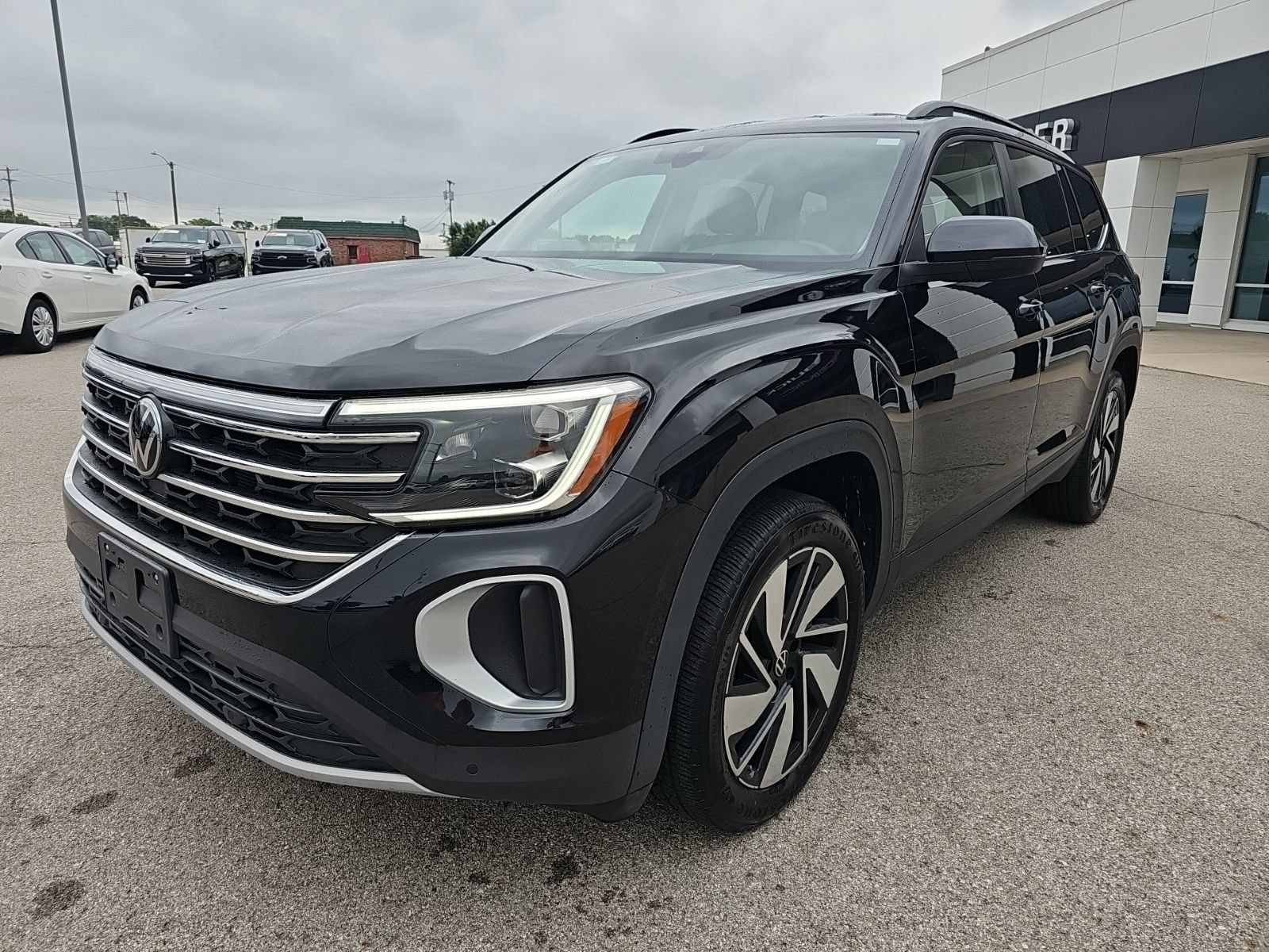 Used 2024 Volkswagen Atlas SE FWD image 3