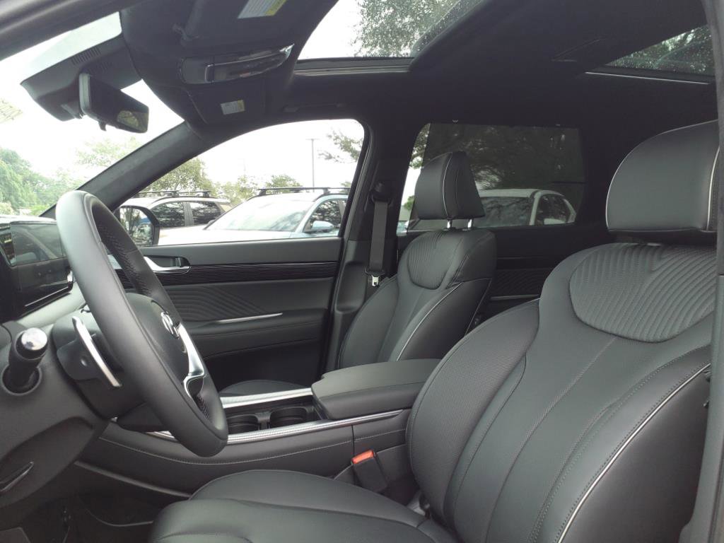 Used 2024 Hyundai Palisade Calligraphy image 13