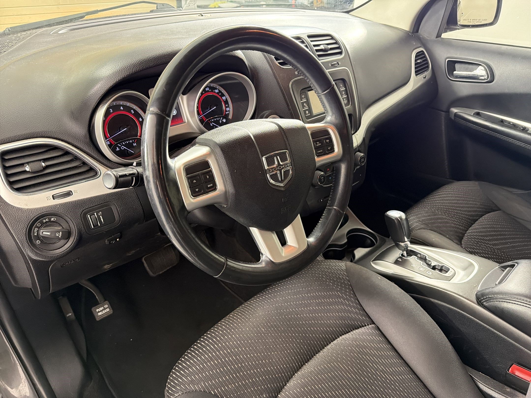 Used 2017 Dodge Journey SXT w/ Chrome Appearance Group FWD image 4