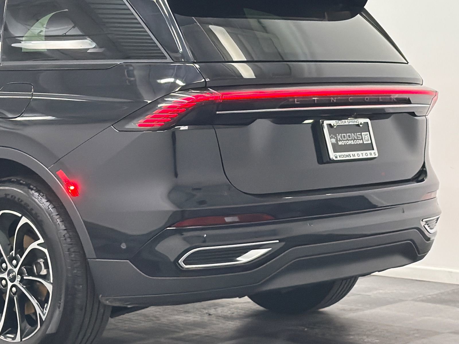 Used 2024 Lincoln Nautilus Premier w/ Equipment Group 102A image 7