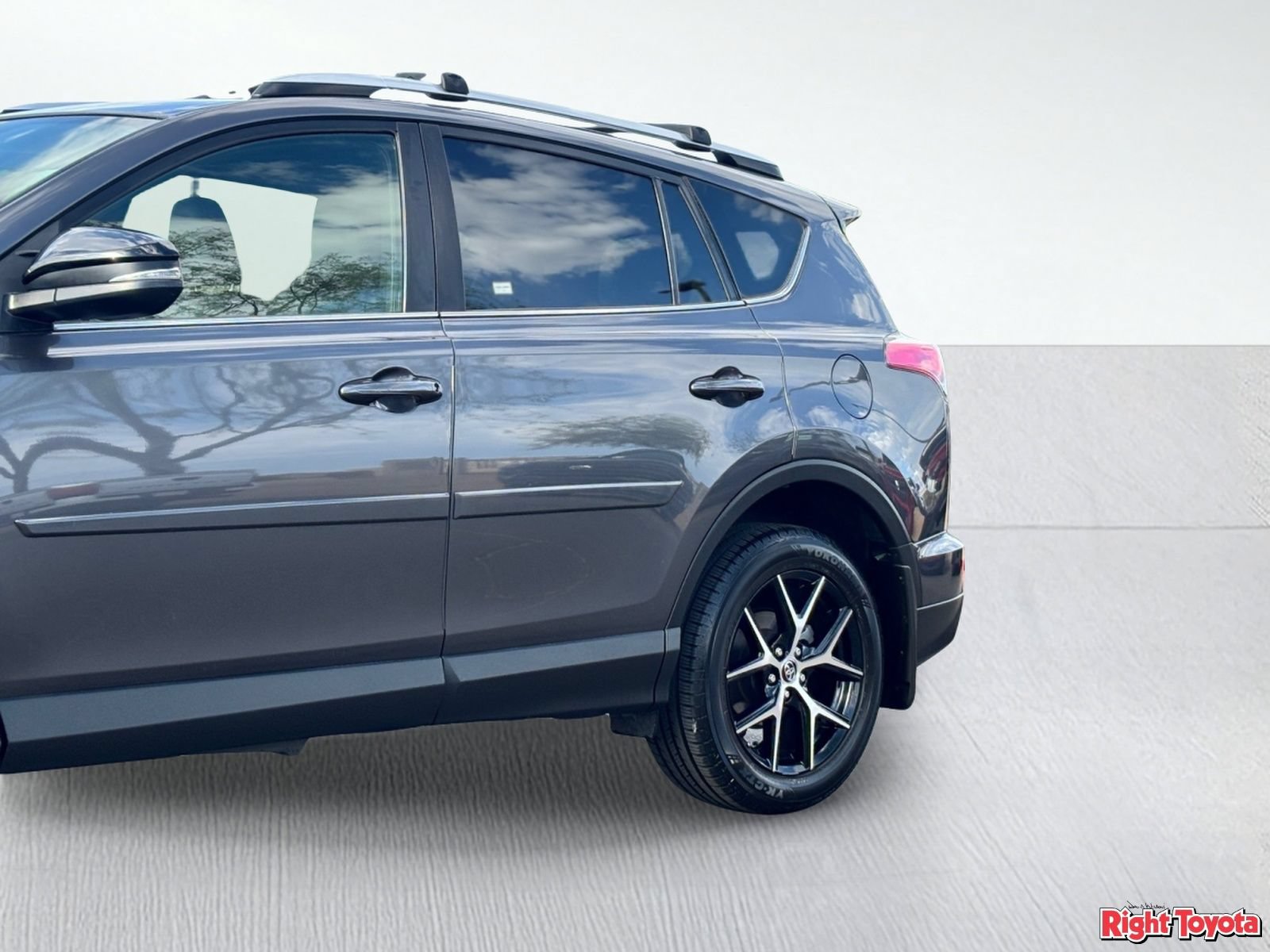 Certified 2016 Toyota RAV4 SE w/ Cargo Management Package FWD image 10