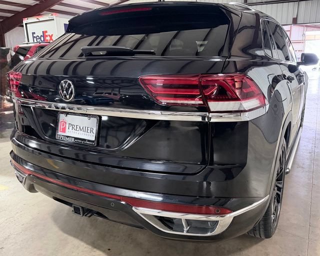 Used 2021 Volkswagen Atlas Cross Sport SEL R-Line w/ Luggage Net & Mats Package FWD image 3