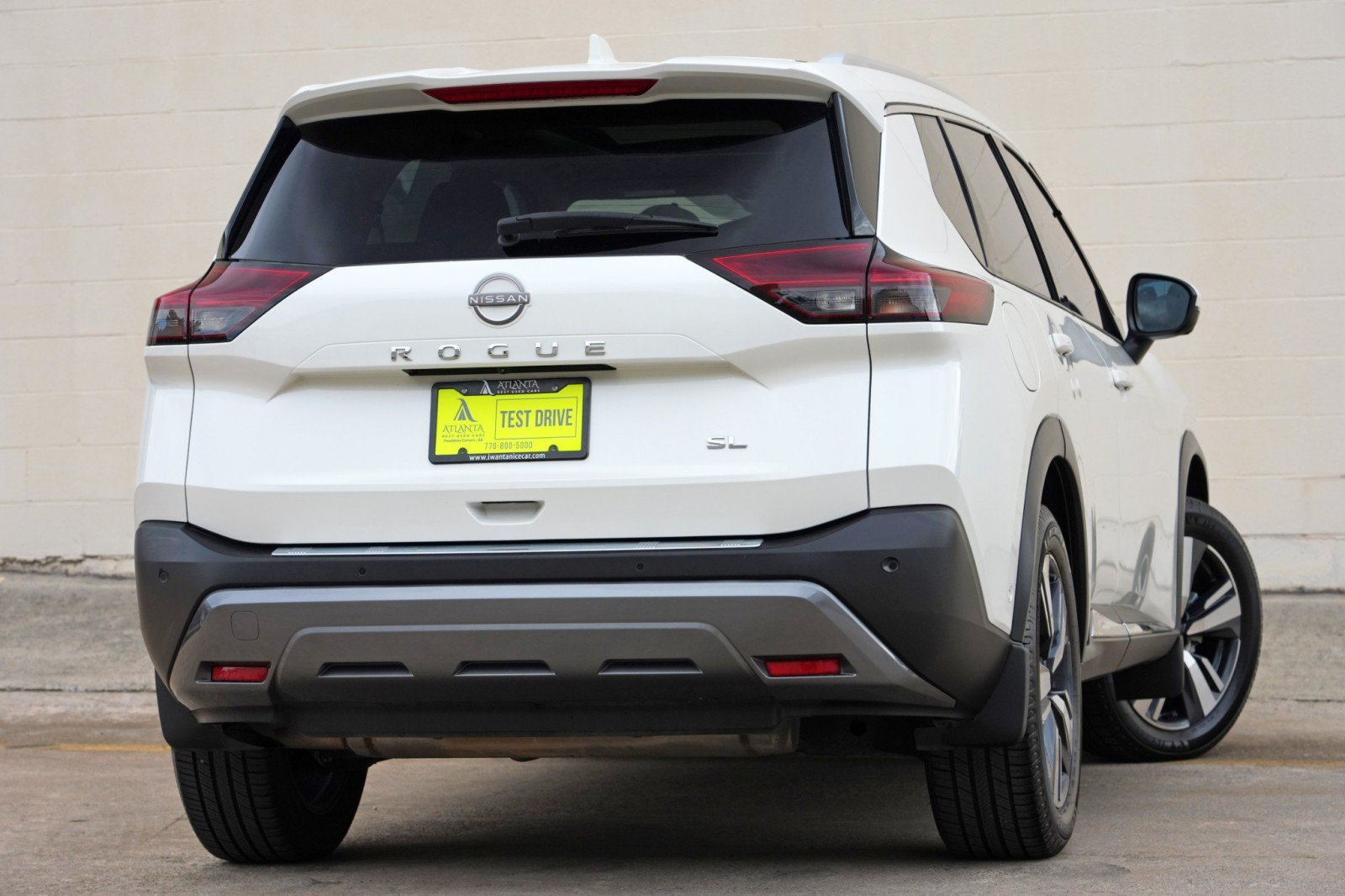Used 2023 Nissan Rogue SL w/ SL Premium Package FWD image 4