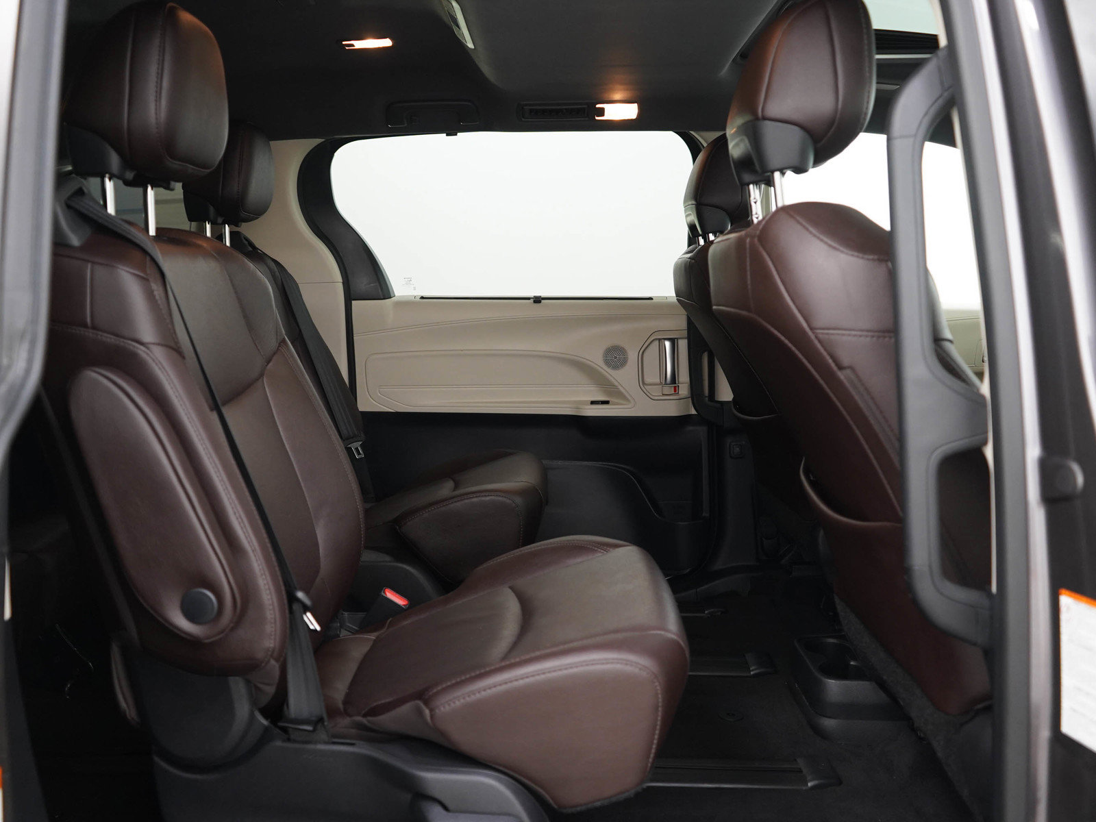 Used 2021 Toyota Sienna Platinum AWD/4WD image 12