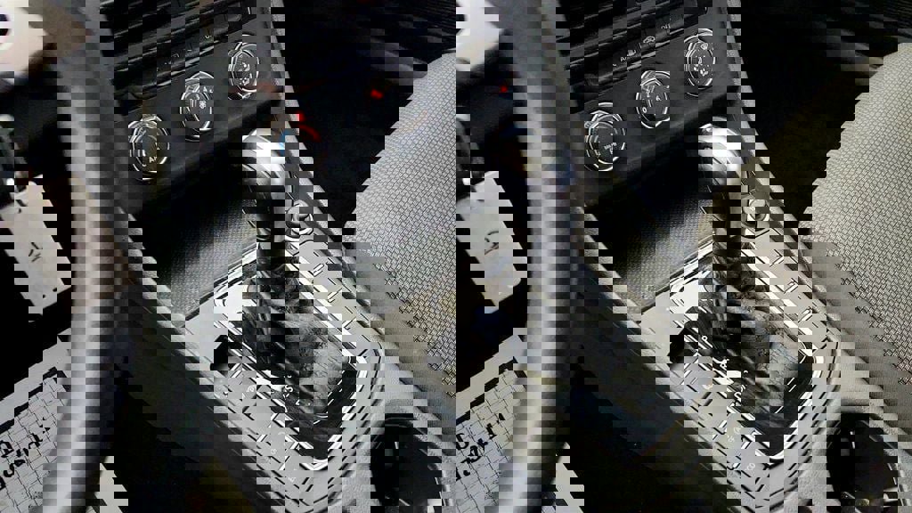 Used 2019 Volkswagen Jetta S w/ Driver Assistance Package FWD image 16