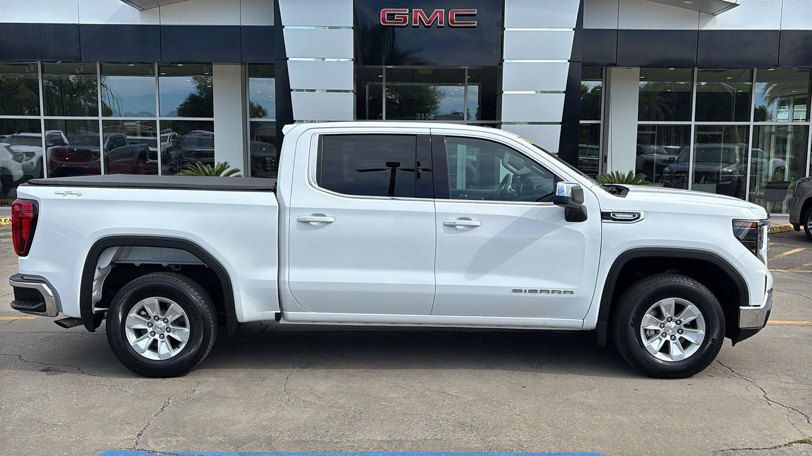Certified 2025 GMC Sierra 1500 SLE AWD/4WD image 9