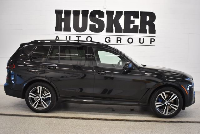Used 2026 BMW X7 xDrive40i AWD/4WD image 2