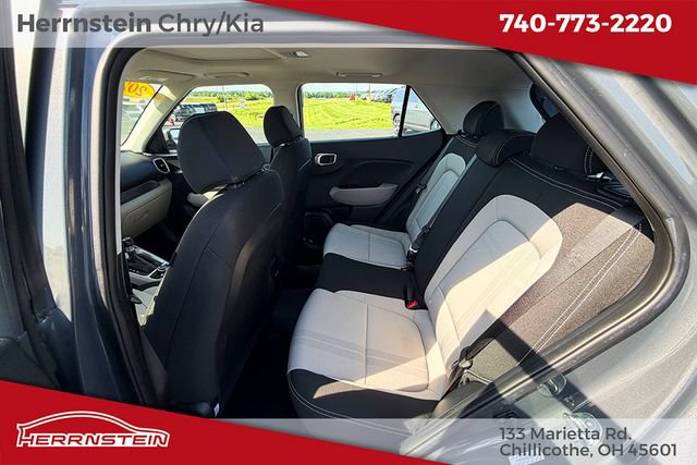 Used 2024 Hyundai Venue SEL FWD image 19