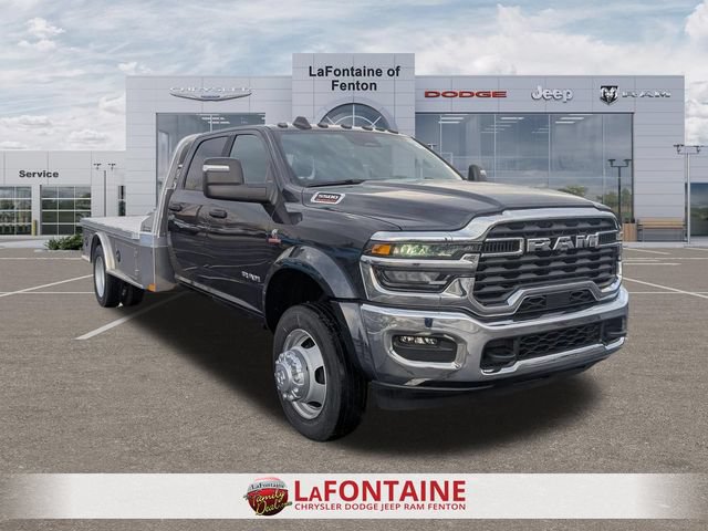 New 2026 RAM 5500 4x4 Crew Cab image 9