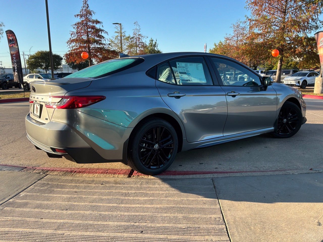 New 2026 Toyota Camry Hybrid FWD image 5