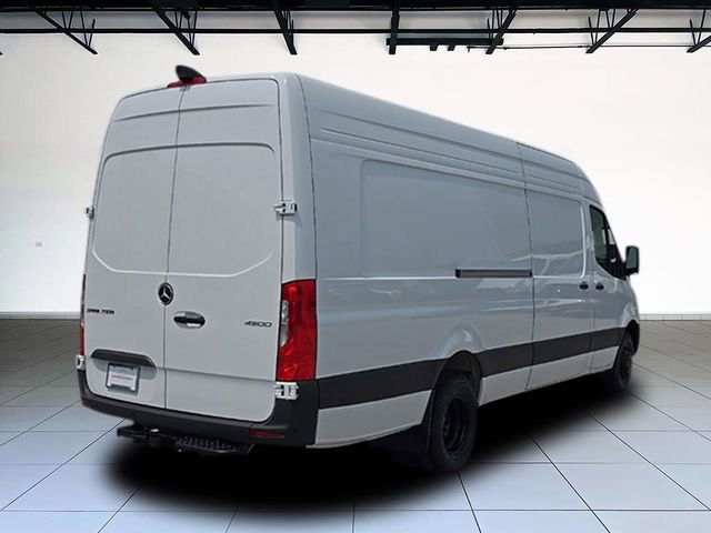 New 2025 Mercedes-Benz Sprinter 4500 image 4