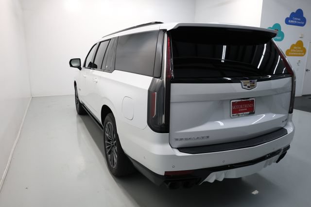 Used 2024 Cadillac Escalade ESV V w/ Heavy-Duty Trailer Package AWD/4WD image 71