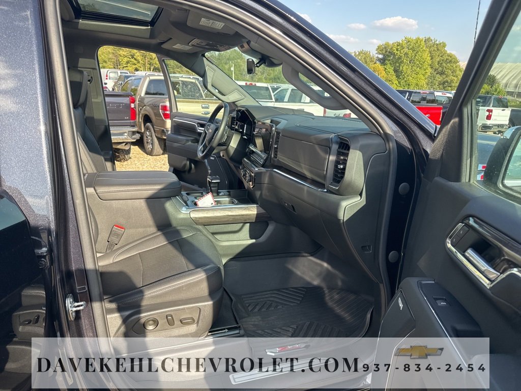 Used 2023 Chevrolet Silverado 1500 LTZ w/ LTZ Premium Package image 30