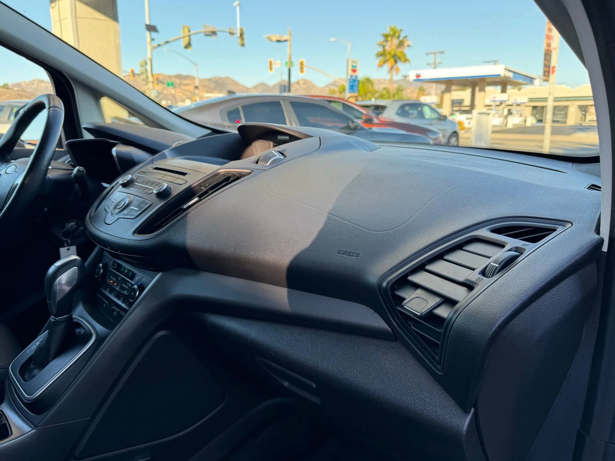 Used 2017 Ford C-MAX Energi SE w/ Equipment Group 402A image 33