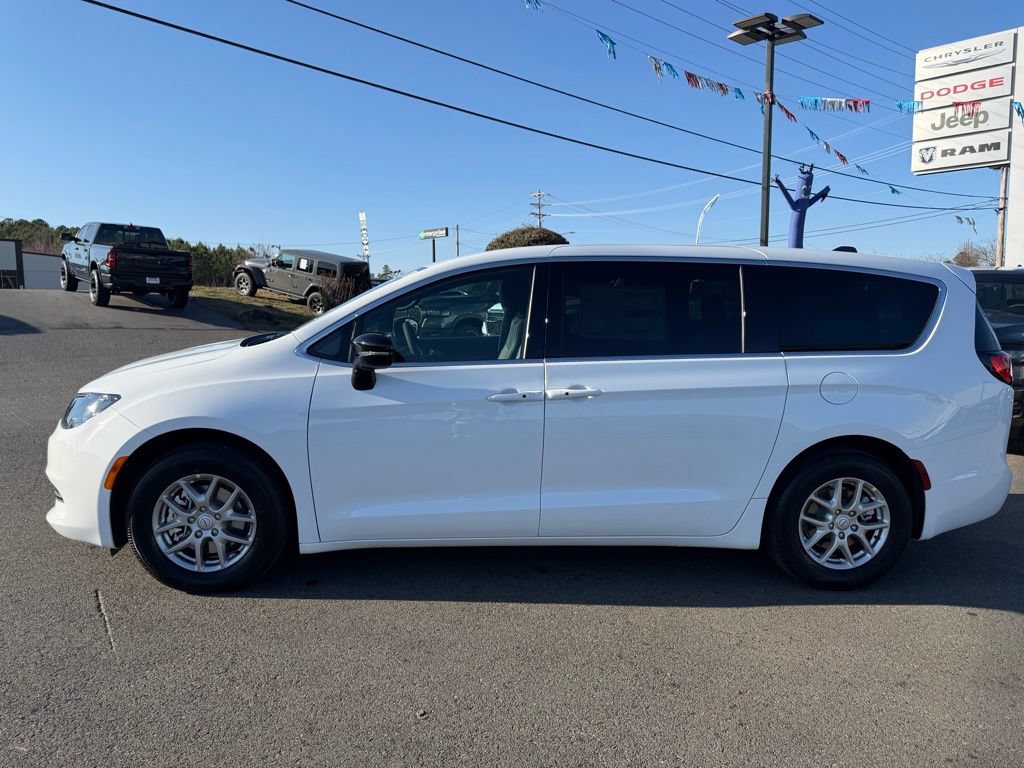 New 2026 Chrysler Voyager LX FWD image 8