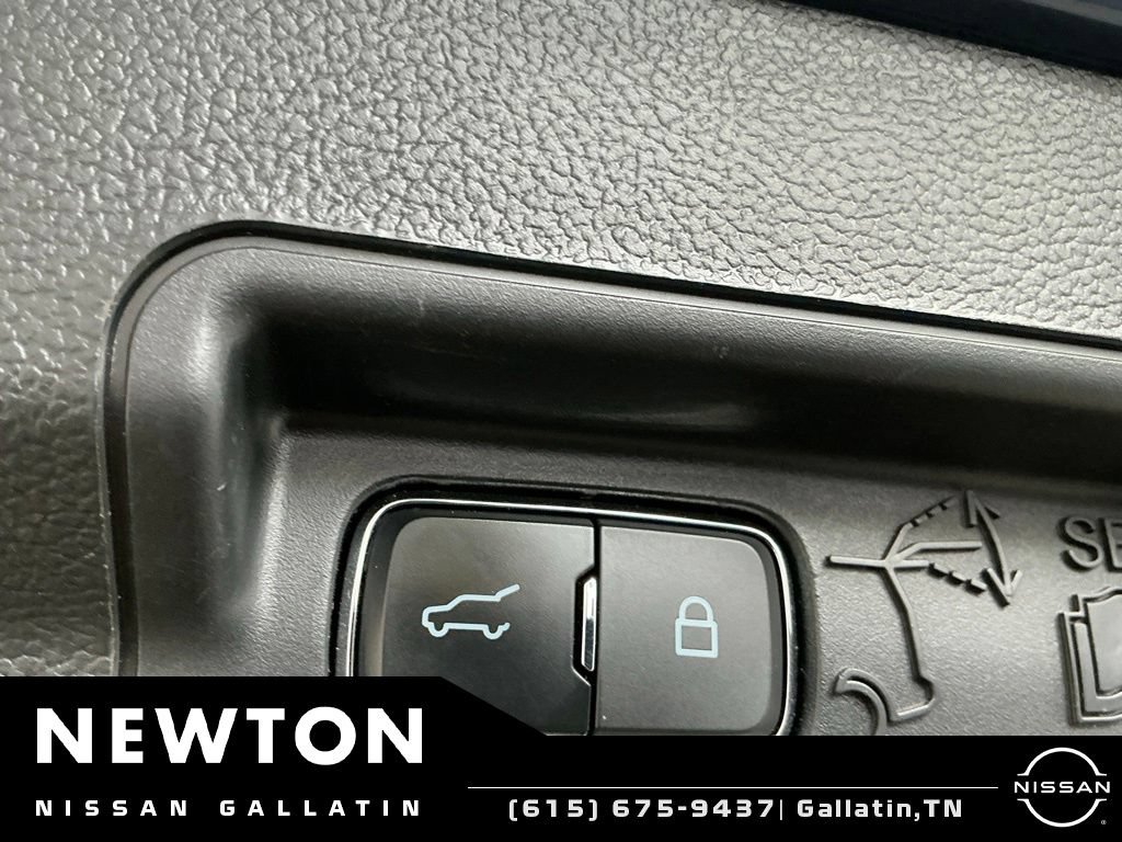 Used 2021 Ford Explorer Limited w/ Equipment Group 301A AWD/4WD image 27