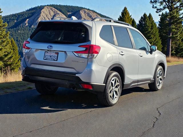Used 2020 Subaru Forester Premium image 6