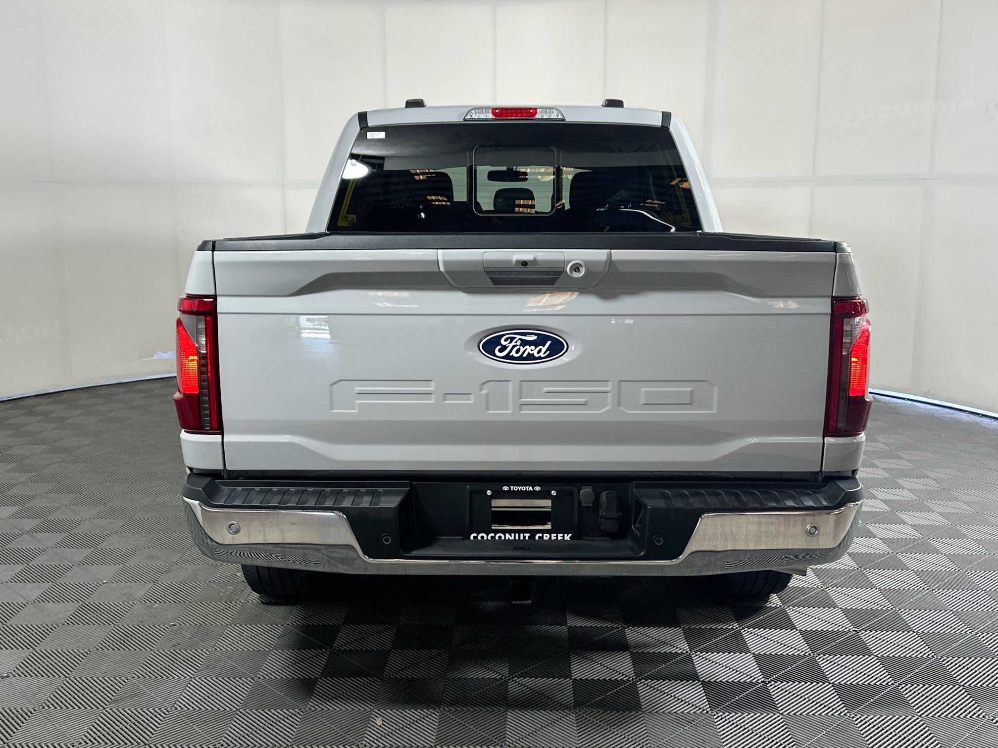 Used 2024 Ford F150 XLT w/ Equipment Group 302A MID RWD image 4