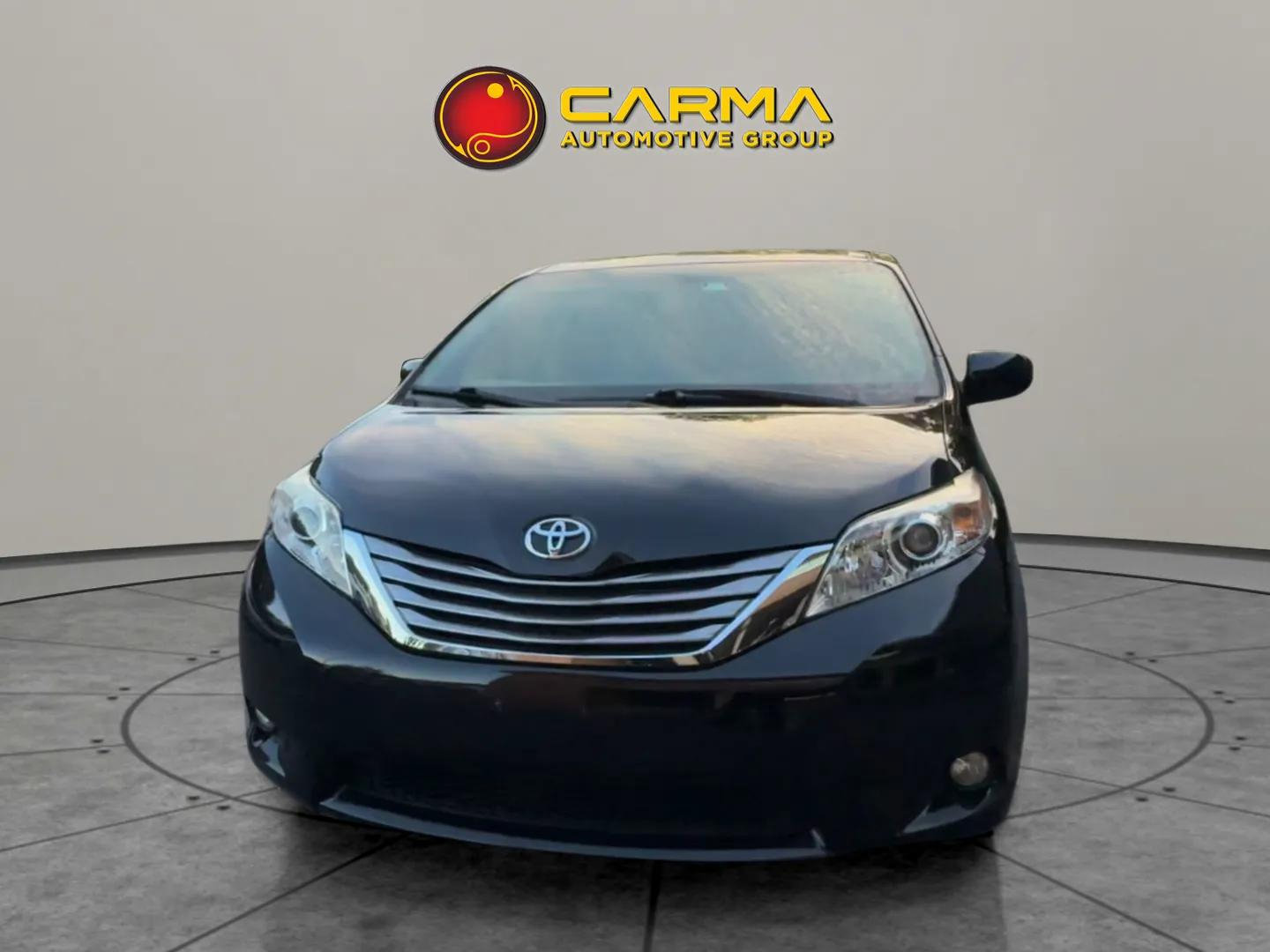 Used 2017 Toyota Sienna XLE Premium image 12