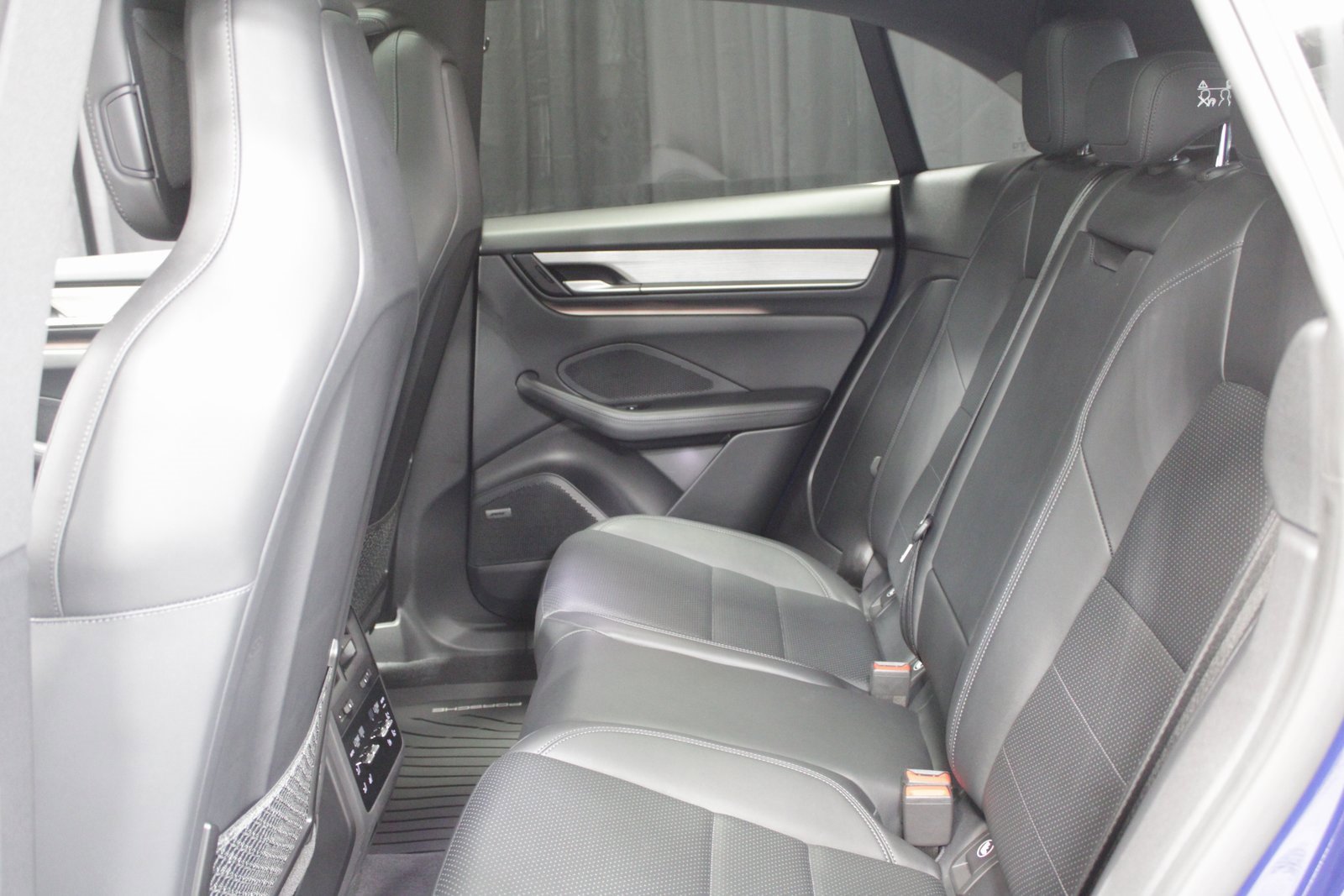 Certified 2024 Porsche Macan 4 Electric image 21