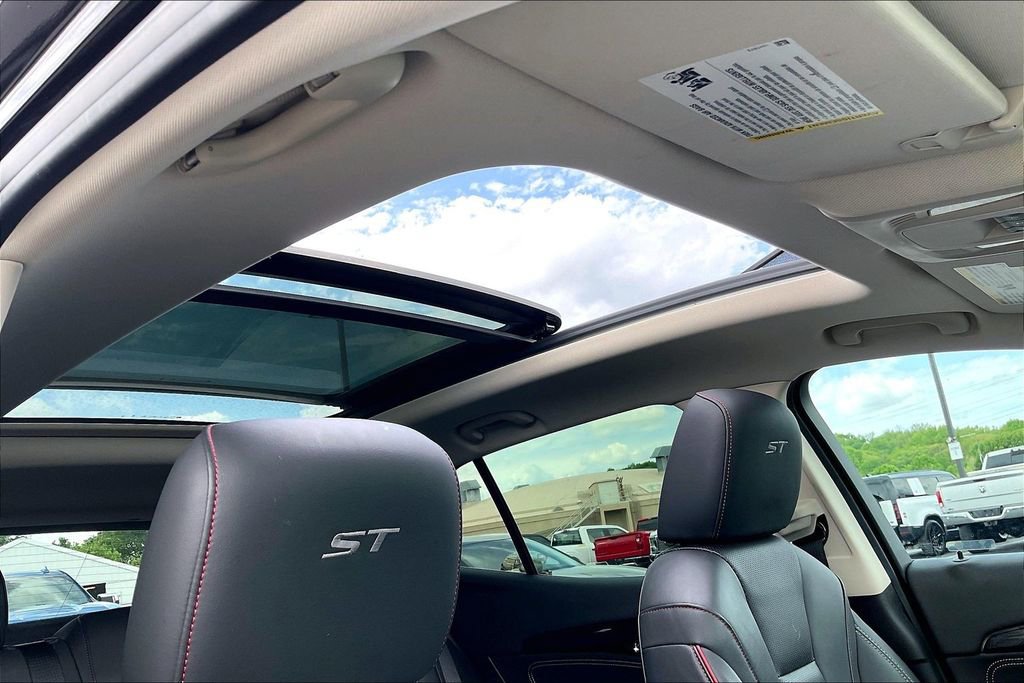 Used 2023 Buick Envision Essence w/ Sport Touring Package image 29