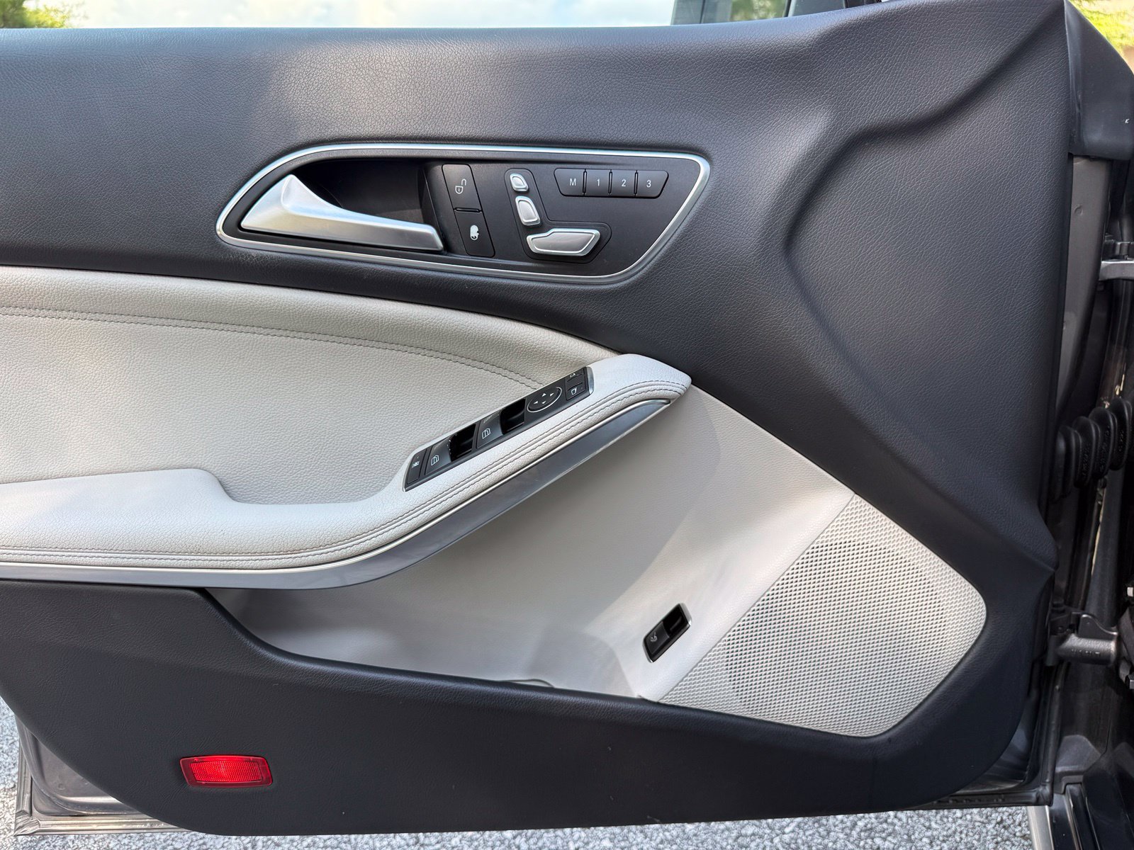 Used 2017 Mercedes-Benz CLA 250 4MATIC image 43
