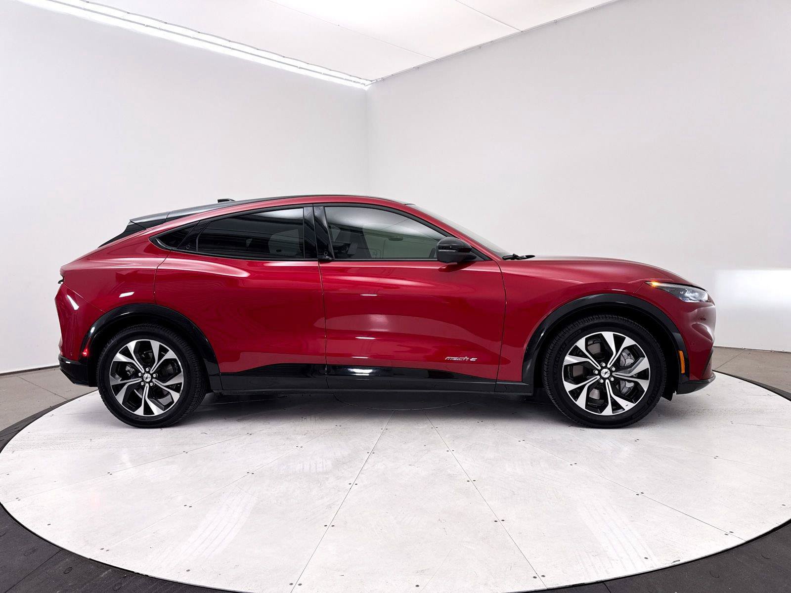 Used 2022 Ford Mustang Mach-E Premium RWD image 38