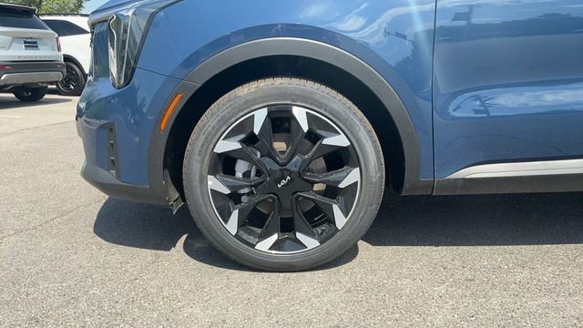 Certified 2025 Kia Sorento SX image 14