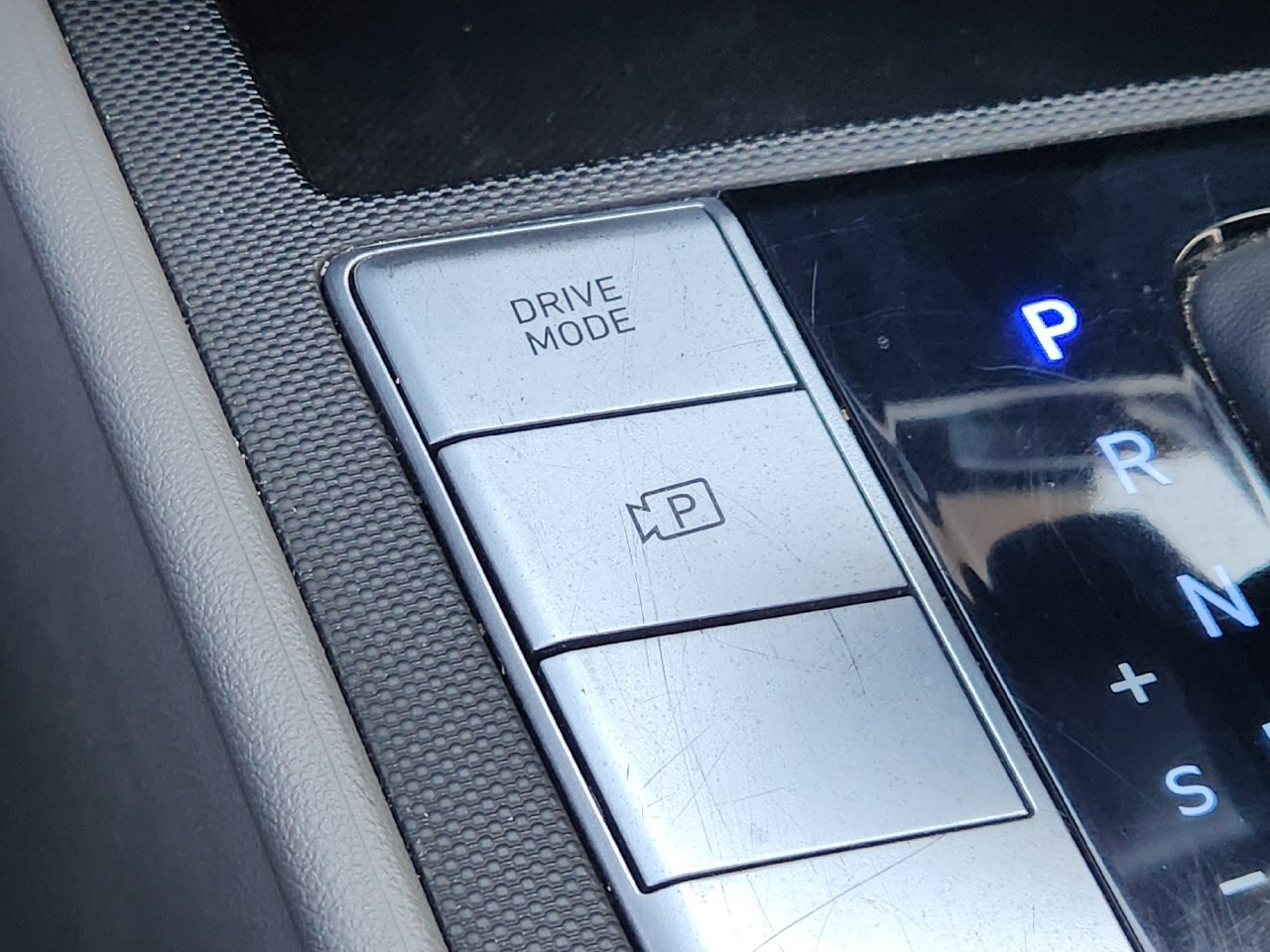 Used 2024 Hyundai Elantra SEL FWD image 18