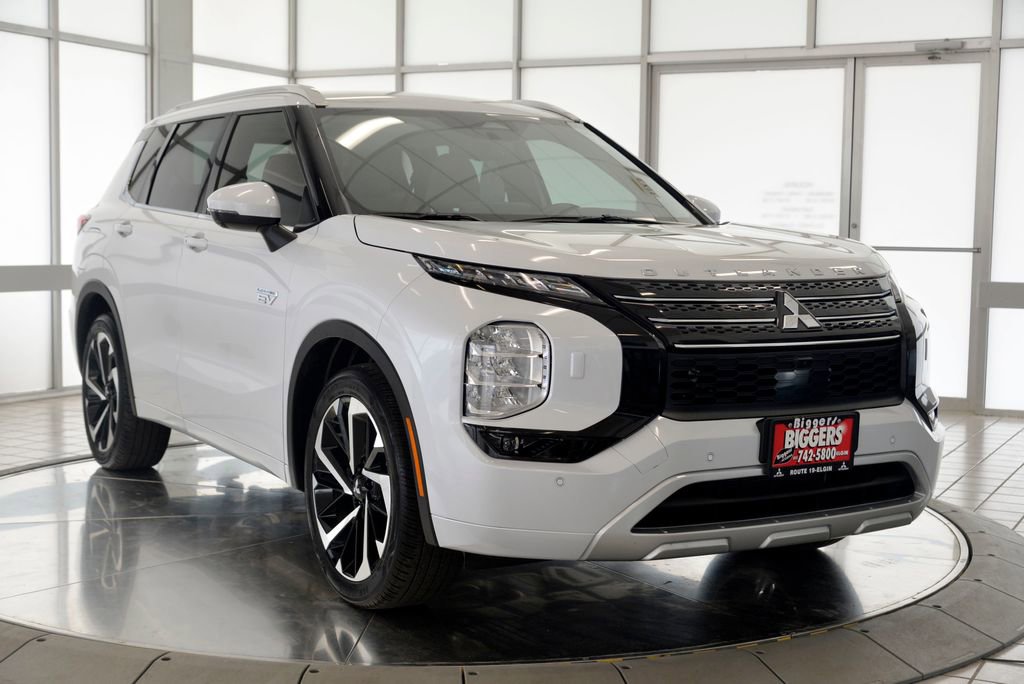 Used 2023 Mitsubishi Outlander SEL AWD/4WD image 2