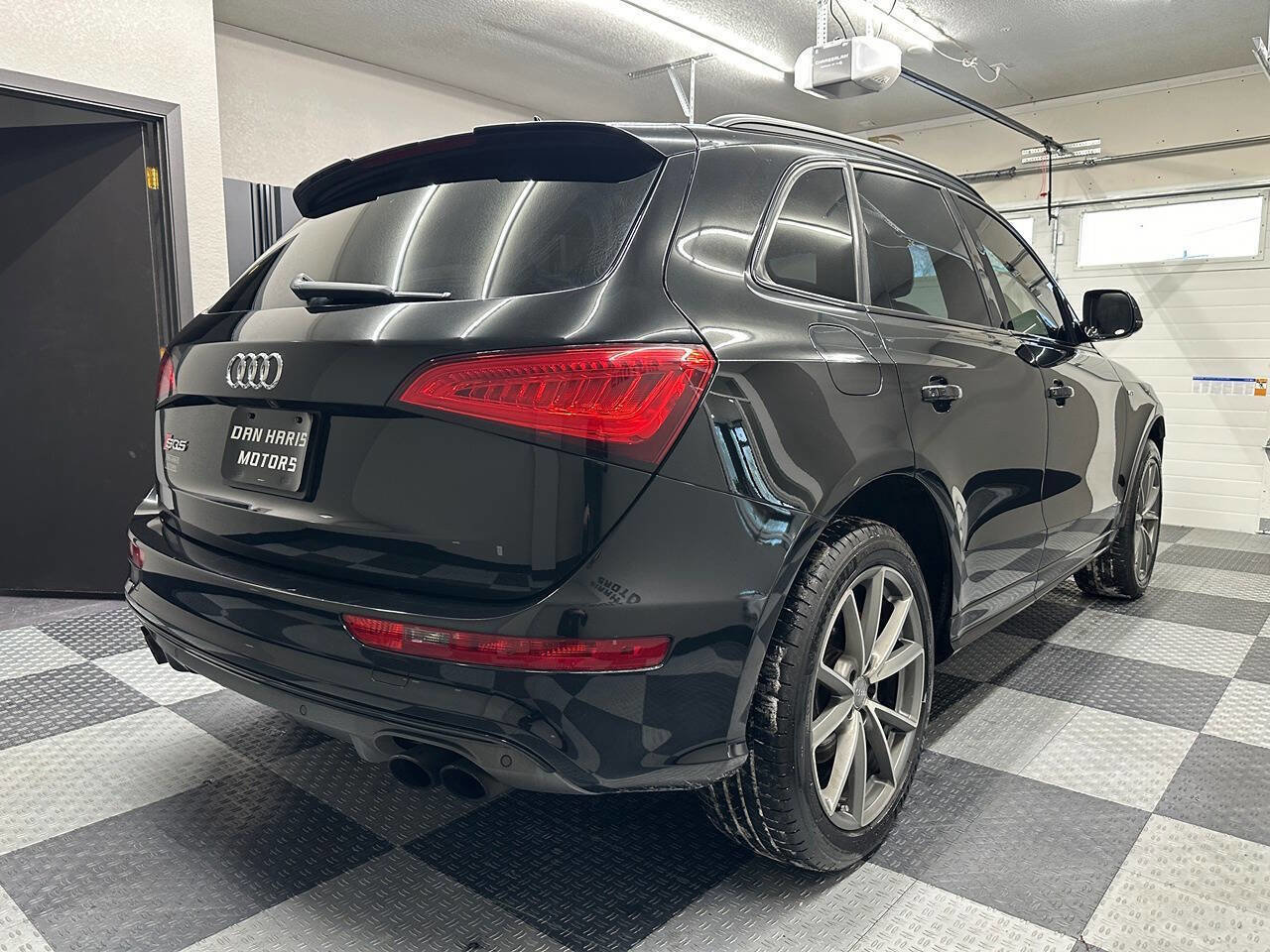 Used 2016 Audi SQ5 Premium Plus w/ Technology Package image 8