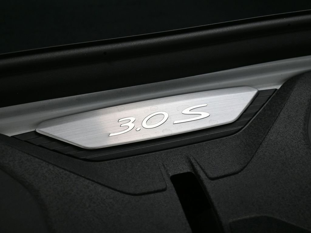 Certified 2020 Porsche 911 Carrera 4S AWD/4WD image 31