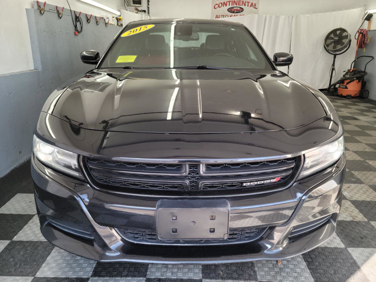 Used 2015 Dodge Charger SXT w/ AWD Premium Group image 2