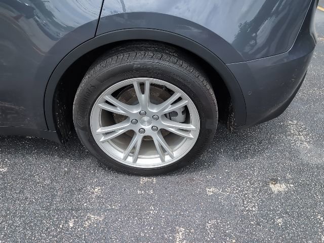 Used 2022 Tesla Model Y Long Range image 7