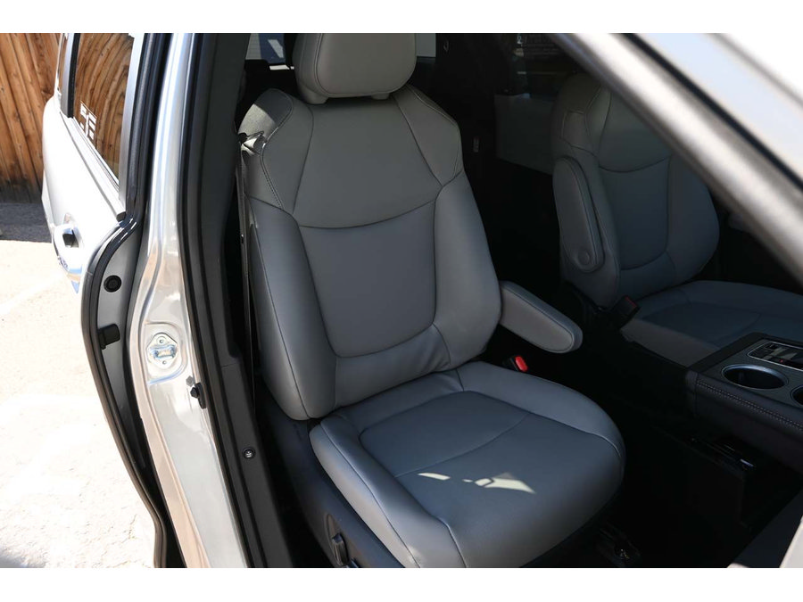 New 2025 Toyota Sienna XLE w/ XLE Plus Package AWD/4WD image 16