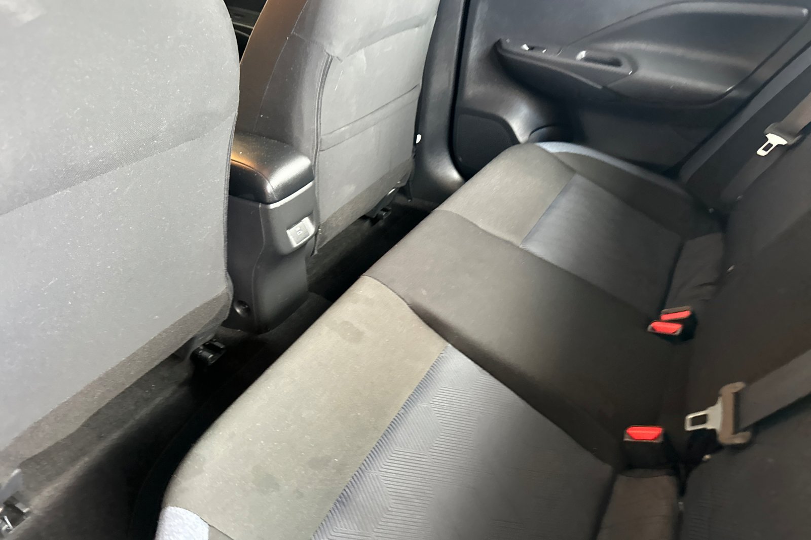 Used 2025 Nissan Versa SV FWD image 12