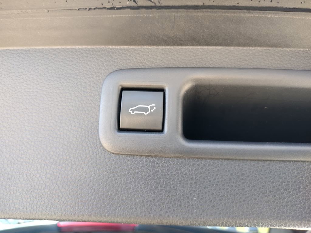 Used 2024 Toyota Highlander LE image 24