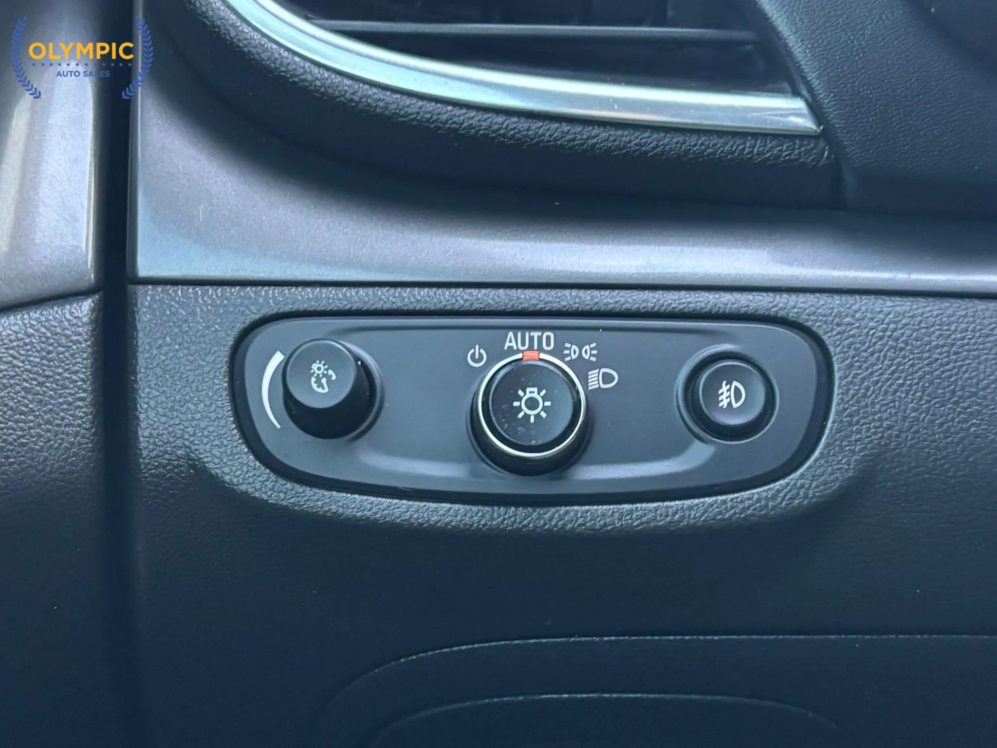 Used 2017 Buick Encore Essence w/ Experience Buick Package image 29