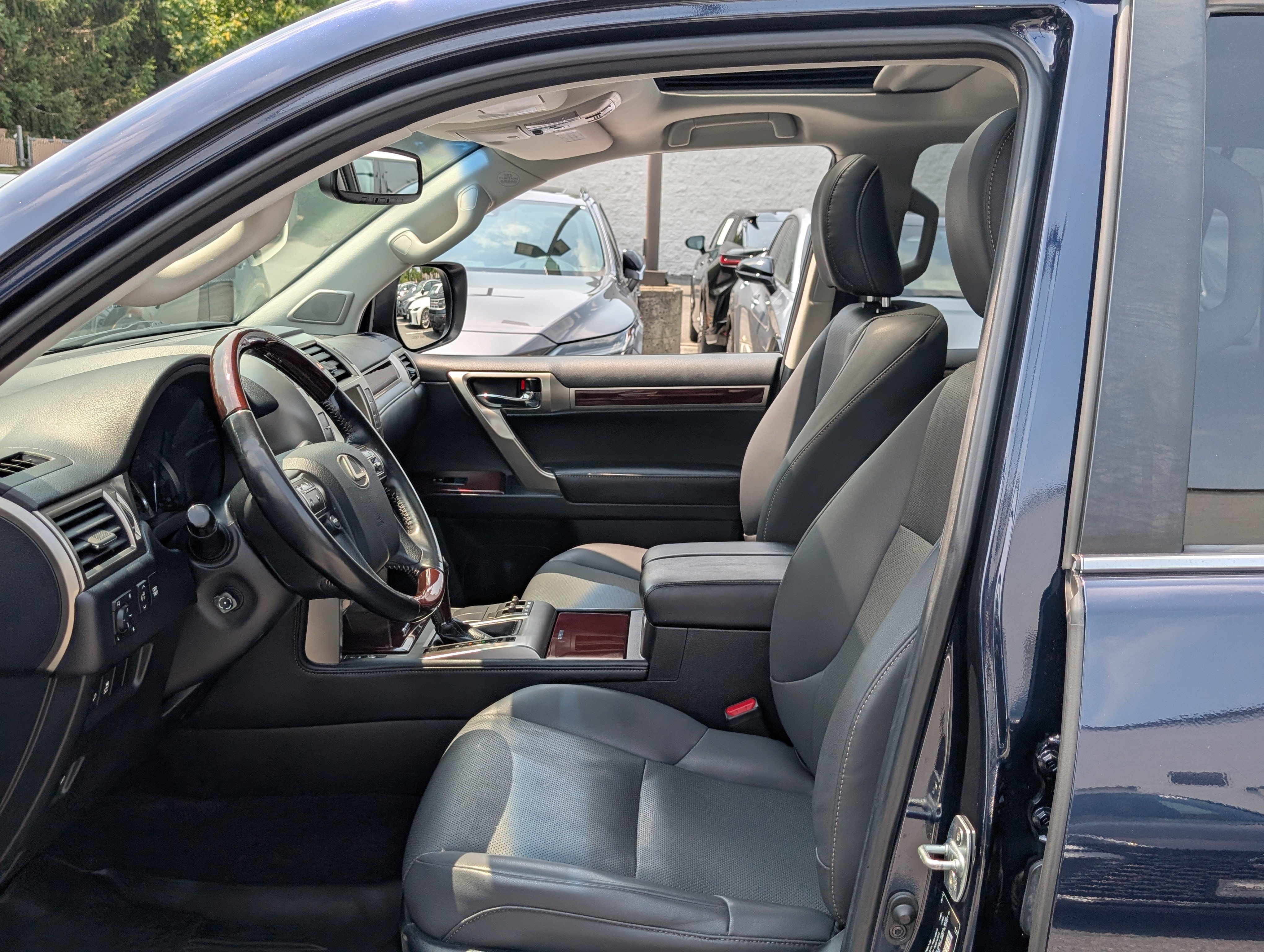 Used 2019 Lexus GX 460 Premium AWD/4WD image 17