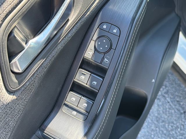 Used 2023 Nissan Rogue SV image 25