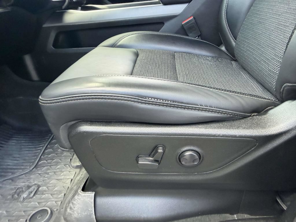 Used 2023 RAM 1500 Big Horn AWD/4WD image 25