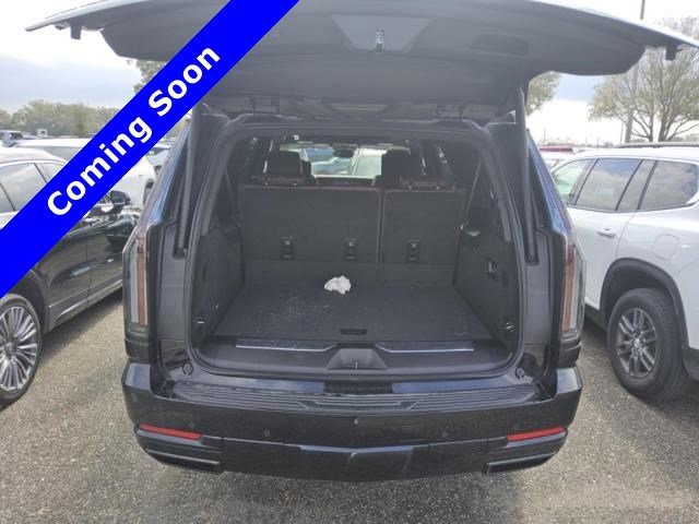 Used 2025 Cadillac Escalade ESV Sport w/ Touring Package image 15