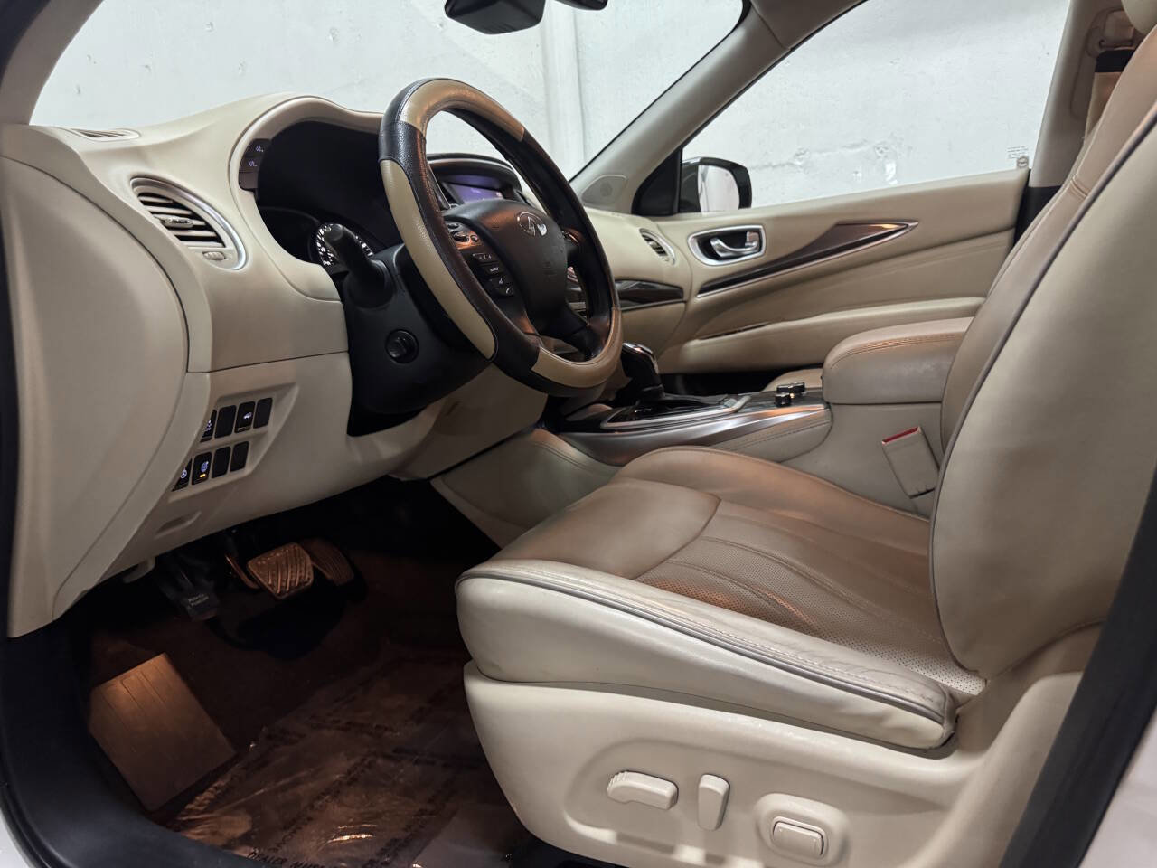 Used 2019 INFINITI QX60 Luxe w/ Essential Package image 16