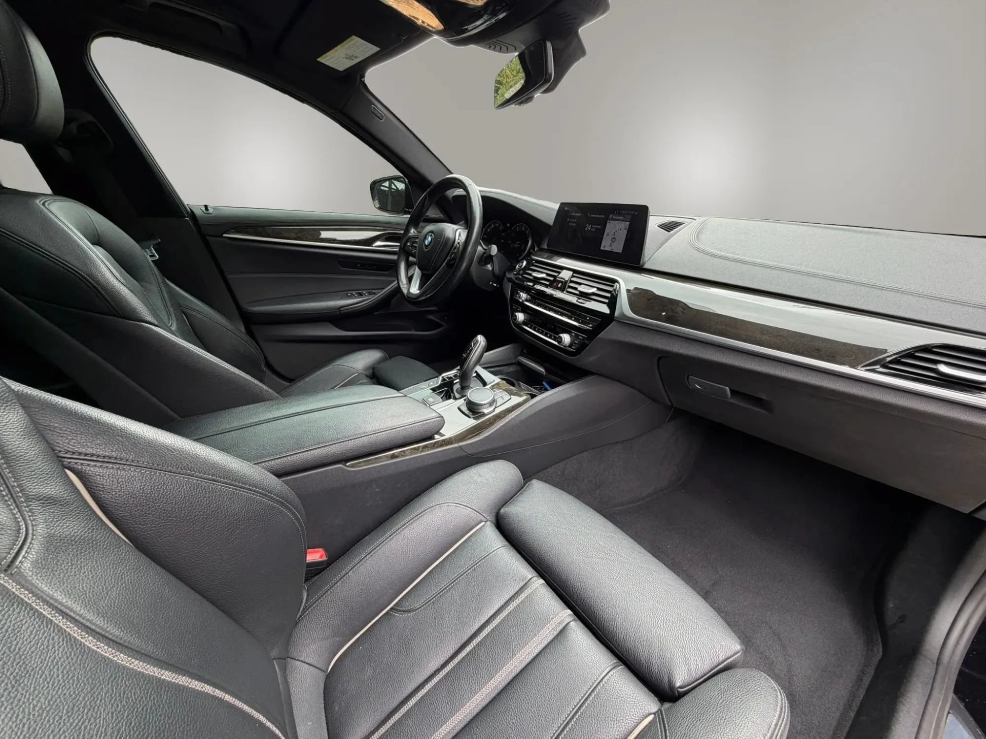 Used 2017 BMW 530i w/ Premium Package RWD image 13